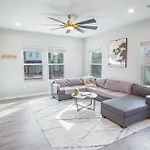 Lovely Charming 4Br2.5Ba Near Downtowns Prime