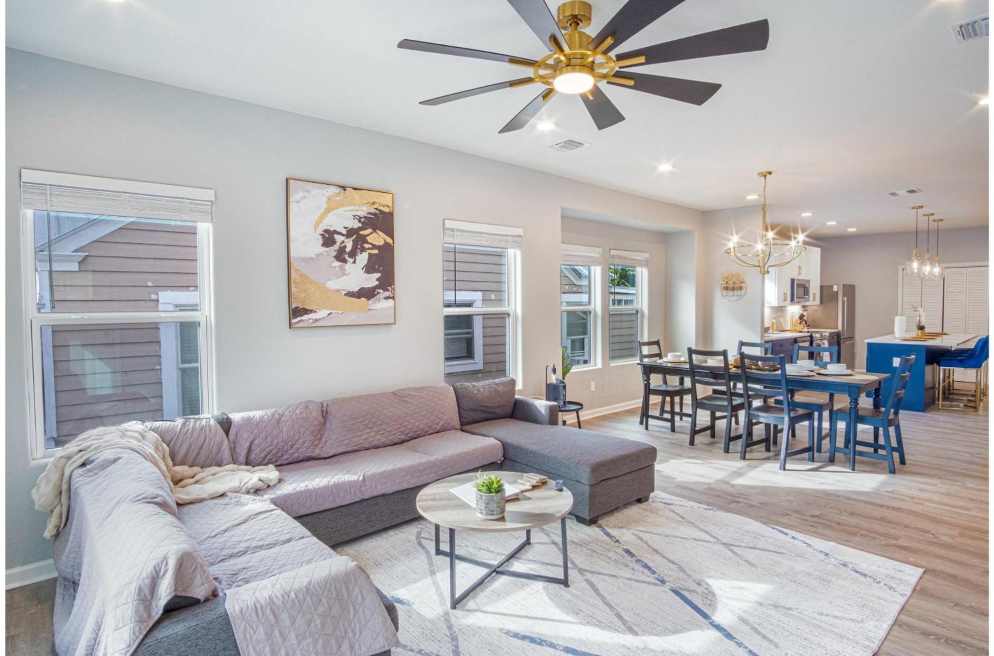 Holiday home Lovely Charming 4br2.5ba Near Downtowns Prime