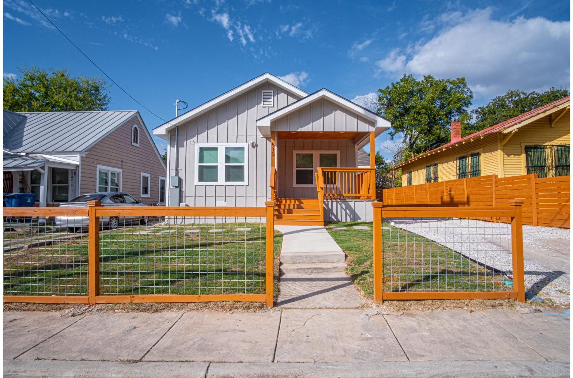Lovely Charming 4br2.5ba Near Downtowns Prime Holiday home *