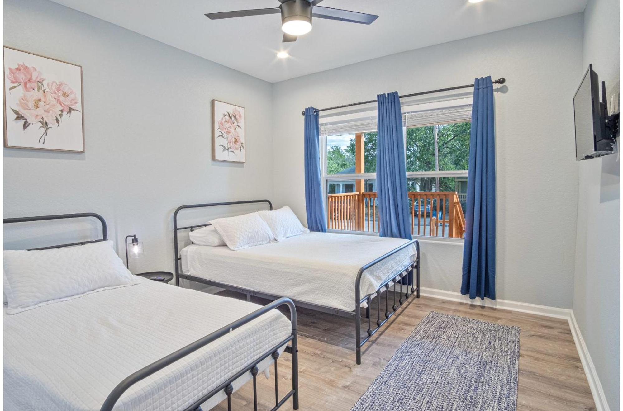 Lovely Charming 4br2.5ba Near Downtowns Prime Holiday home *