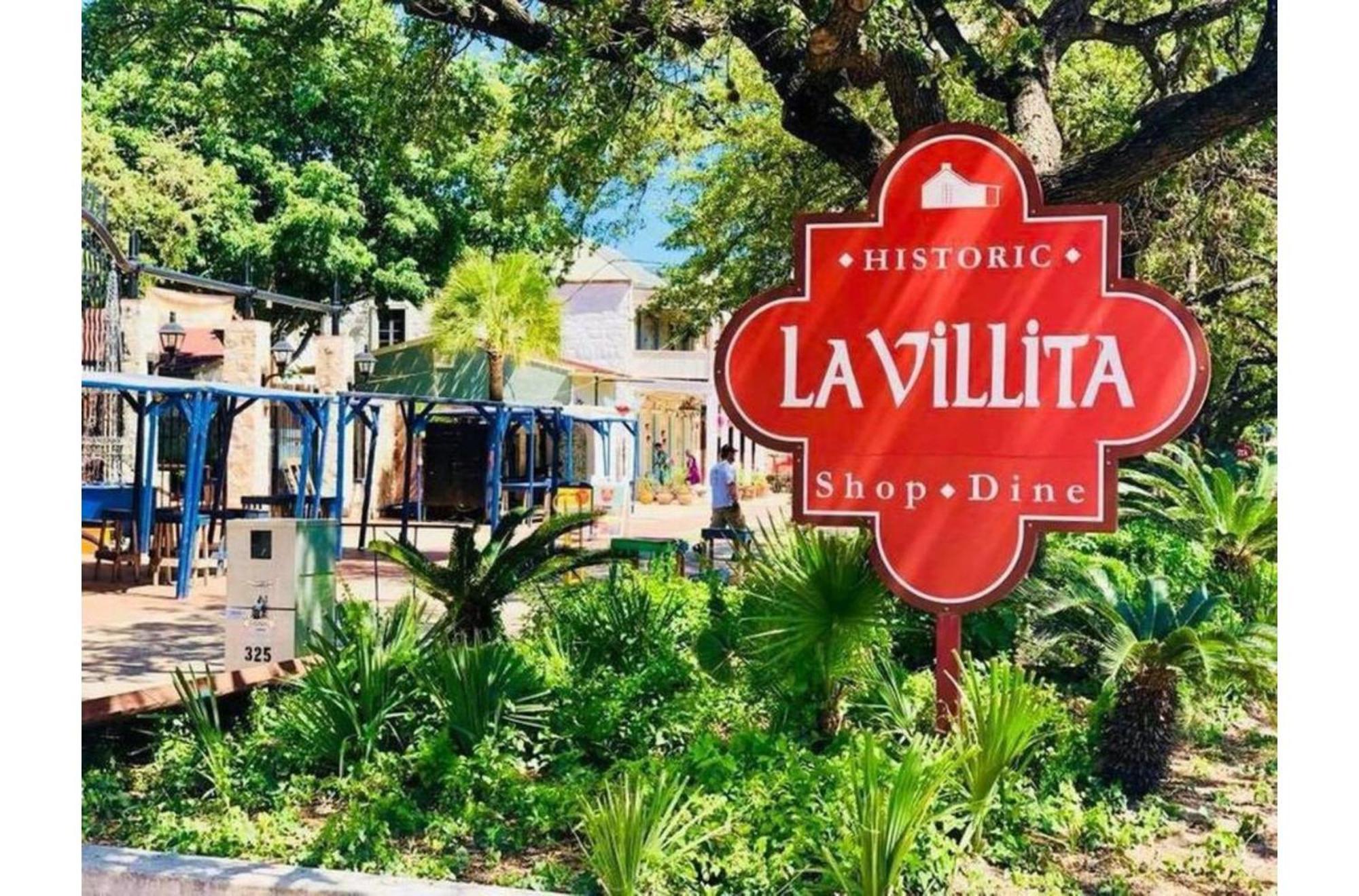 Lovely Charming 4br2.5ba Near Downtowns Prime Holiday home San Antonio